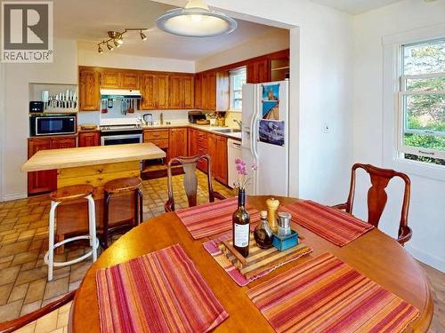 5405 Manson Ave, Powell River, BC - Indoor