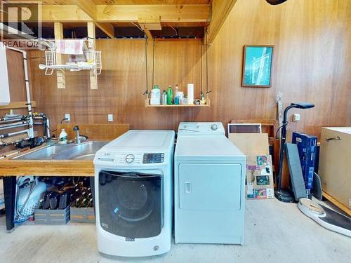 5405 Manson Ave, Powell River, BC - Indoor Photo Showing Laundry Room