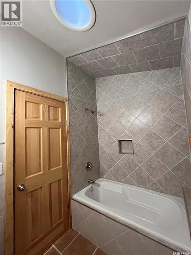 224 Pine Drive, Tobin Lake, SK - Indoor Photo Showing Bathroom