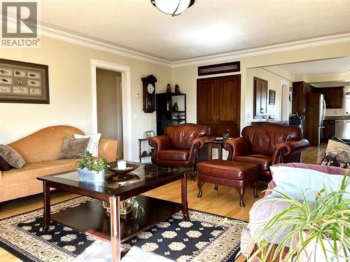Cadrain Acres, Swift Current Rm No. 137, SK - Indoor Photo Showing Living Room