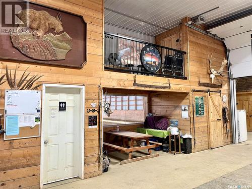 Cadrain Acres, Swift Current Rm No. 137, SK - Indoor