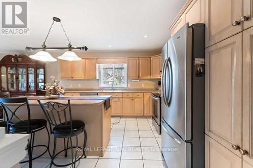5349 Beaver Valley Way, Niagara Falls (Ascot), ON - Indoor Photo Showing Kitchen