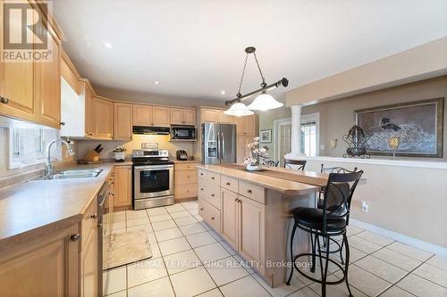 5349 Beaver Valley Way, Niagara Falls (Ascot), ON - Indoor Photo Showing Kitchen With Double Sink