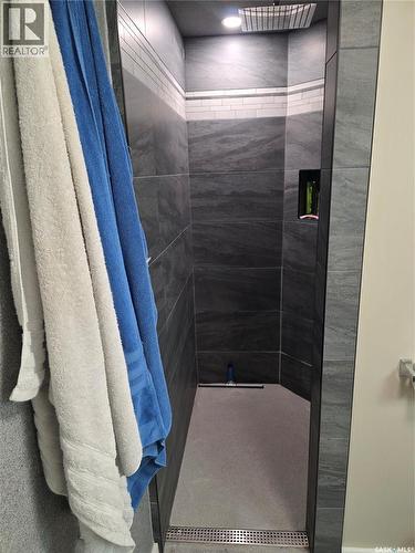 908 Marriott Close, Rosetown, SK - Indoor Photo Showing Bathroom