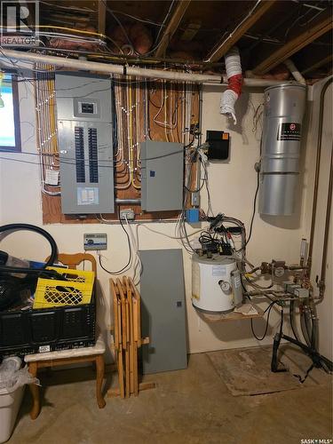 908 Marriott Close, Rosetown, SK - Indoor Photo Showing Basement