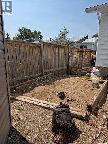 908 Marriott Close, Rosetown, SK - Outdoor