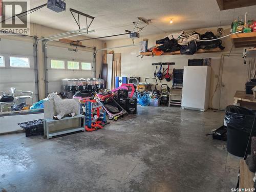 908 Marriott Close, Rosetown, SK - Indoor Photo Showing Garage