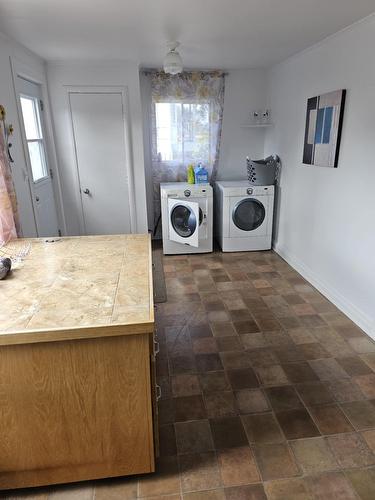 Hall - 1334 Rue Boréale, Havre-Saint-Pierre, QC - Indoor Photo Showing Laundry Room