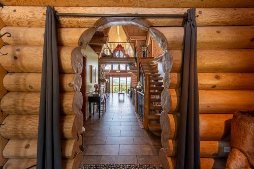 Hall d'entrée/Vestibule - 5Z Ch. Ledoux, Saint-Étienne-De-Bolton, QC - Indoor Photo Showing Other Room