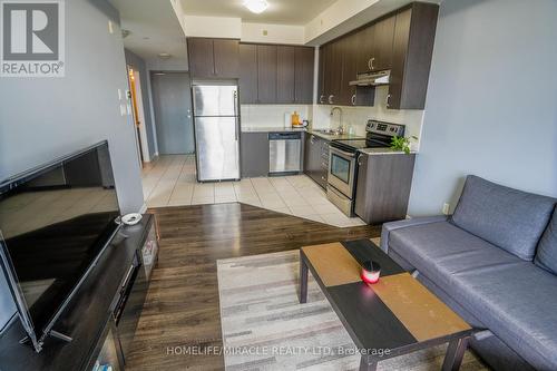 306 - 54 Sky Harbour Drive N, Brampton, ON - Indoor Photo Showing Kitchen