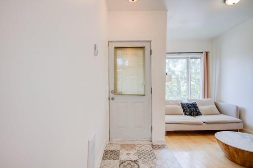 Hall d'entrée/Vestibule - 2203 Rue Sherbrooke E., Montréal (Le Plateau-Mont-Royal), QC - Indoor Photo Showing Other Room