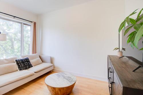 Salon - 2203 Rue Sherbrooke E., Montréal (Le Plateau-Mont-Royal), QC - Indoor Photo Showing Living Room