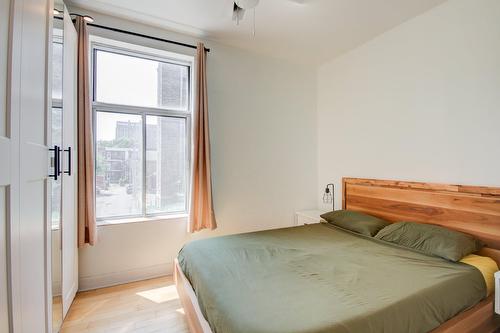 Chambre à coucher principale - 2203 Rue Sherbrooke E., Montréal (Le Plateau-Mont-Royal), QC - Indoor Photo Showing Bedroom