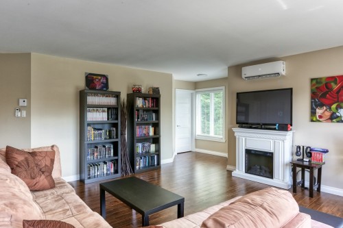 Game Room - 5200 Rue De L'Église, Notre-Dame-Du-Mont-Carmel, QC - Indoor Photo Showing Living Room With Fireplace