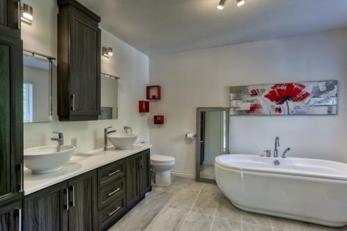 Bathroom - 5200 Rue De L'Église, Notre-Dame-Du-Mont-Carmel, QC - Indoor Photo Showing Bathroom