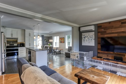 Living Room - 5200 Rue De L'Église, Notre-Dame-Du-Mont-Carmel, QC - Indoor