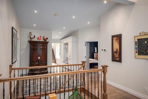 Staircase - 2318 Imp. Des Trilles, Magog, QC - Indoor Photo Showing Other Room