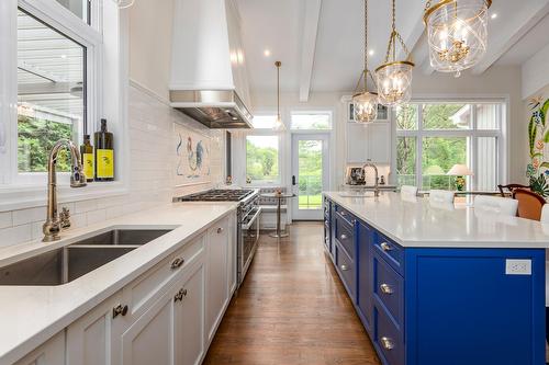 Kitchen - 2318 Imp. Des Trilles, Magog, QC - Indoor Photo Showing Kitchen With Double Sink With Upgraded Kitchen