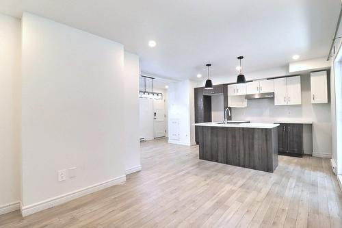 Salle à manger - 1895 Boul. Benoît-Xv, Québec (La Cité-Limoilou), QC - Indoor Photo Showing Kitchen