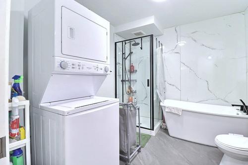 Salle de bains - 1885 Boul. Benoît-Xv, Québec (La Cité-Limoilou), QC - Indoor Photo Showing Laundry Room