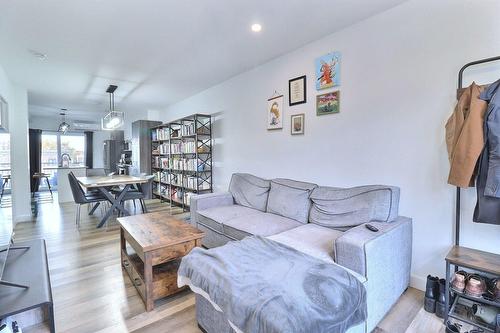 Salon - 1885 Boul. Benoît-Xv, Québec (La Cité-Limoilou), QC - Indoor Photo Showing Living Room