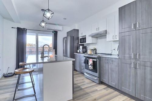 Cuisine - 1885 Boul. Benoît-Xv, Québec (La Cité-Limoilou), QC - Indoor Photo Showing Kitchen With Upgraded Kitchen