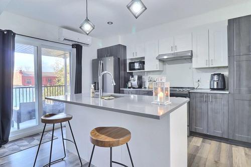 Cuisine - 1885 Boul. Benoît-Xv, Québec (La Cité-Limoilou), QC - Indoor Photo Showing Kitchen With Upgraded Kitchen