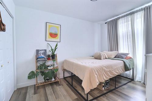 Chambre à coucher - 1885 Boul. Benoît-Xv, Québec (La Cité-Limoilou), QC - Indoor Photo Showing Bedroom