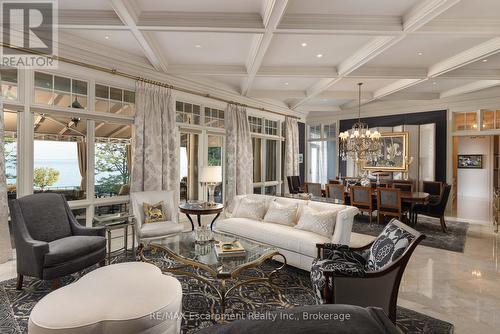 2054 Lakeshore Road E, Oakville (Fd Ford), ON - Indoor Photo Showing Living Room