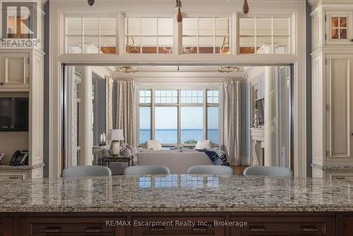 2054 Lakeshore Road E, Oakville (Fd Ford), ON - Indoor Photo Showing Kitchen With Upgraded Kitchen