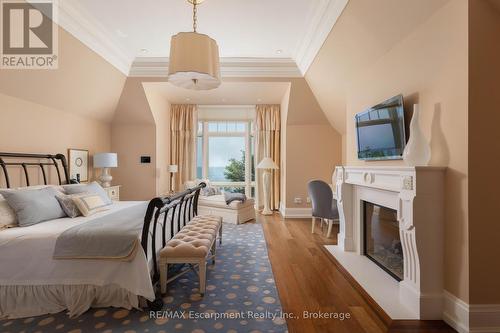 2054 Lakeshore Road E, Oakville (Fd Ford), ON - Indoor Photo Showing Bedroom With Fireplace