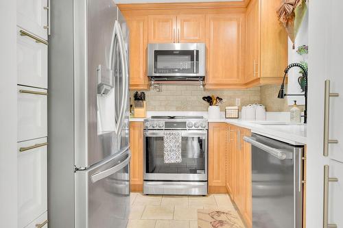 Kitchen - 66 Av. Guindon, Saint-Sauveur, QC - Indoor Photo Showing Kitchen