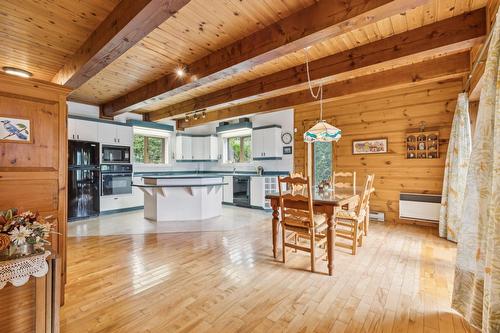 Salle à manger - 90 Ch. De L'Iris, Mont-Blanc, QC - Indoor