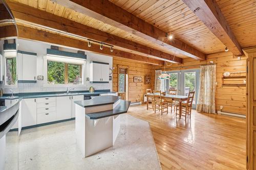 Cuisine - 90 Ch. De L'Iris, Mont-Blanc, QC - Indoor Photo Showing Other Room