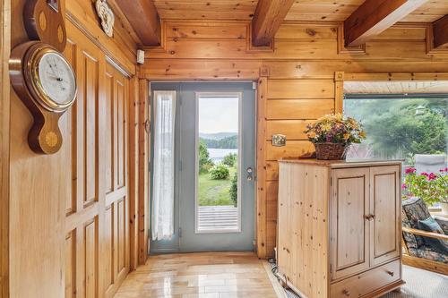 Accès au plan d'eau - 90 Ch. De L'Iris, Mont-Blanc, QC - Indoor Photo Showing Other Room