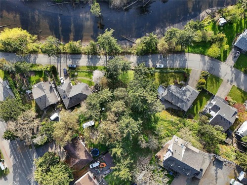 299 Gull Rd, View Royal, BC 