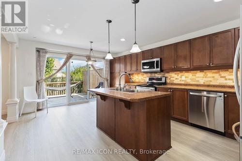 3190 Pomeroy Lane, London South (South V), ON - Indoor Photo Showing Kitchen