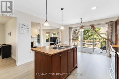 3190 Pomeroy Lane, London South (South V), ON - Indoor Photo Showing Kitchen With Double Sink