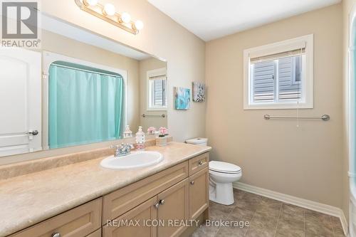 3190 Pomeroy Lane, London South (South V), ON - Indoor Photo Showing Bathroom