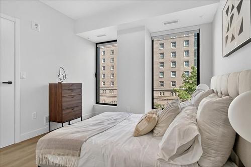 Bedroom - 511-1245 Rue Sherbrooke O., Montréal (Ville-Marie), QC - Indoor Photo Showing Bedroom