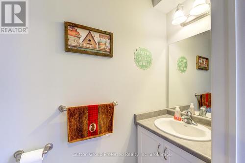 3 - 176 Ferguson Drive, Woodstock (Woodstock - South), ON - Indoor Photo Showing Bathroom