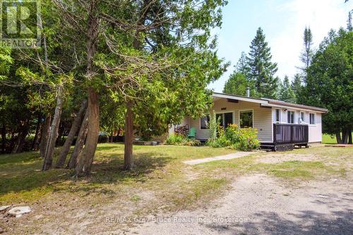 465 SHORELINE AVENUE  South Bruce Peninsula, ON N0H 2T0