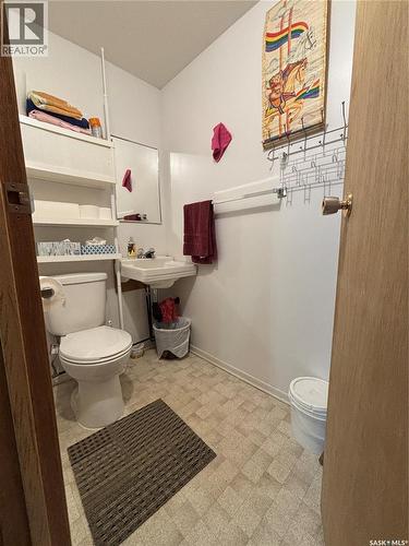 9261 Clement Crescent, Cochin, SK - Indoor Photo Showing Bathroom