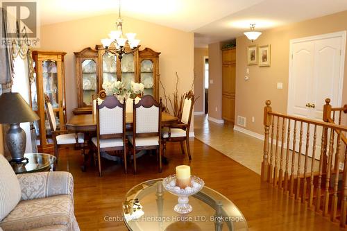 8292 Feren Drive S, Niagara Falls (Ascot), ON - Indoor Photo Showing Dining Room