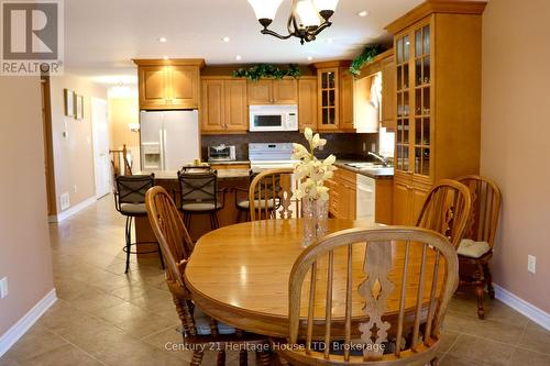 8292 Feren Drive S, Niagara Falls (Ascot), ON - Indoor Photo Showing Dining Room