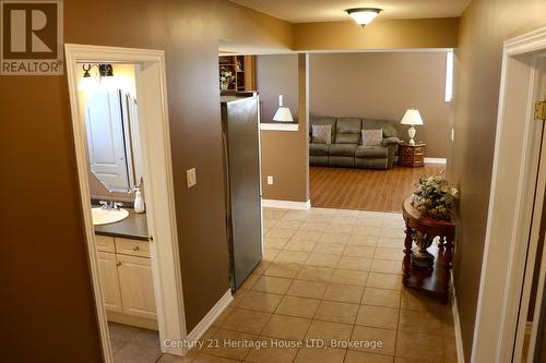 8292 Feren Drive S, Niagara Falls (Ascot), ON - Indoor Photo Showing Other Room