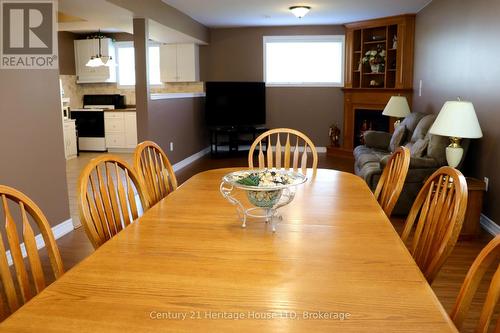 8292 Feren Drive S, Niagara Falls (Ascot), ON - Indoor Photo Showing Dining Room