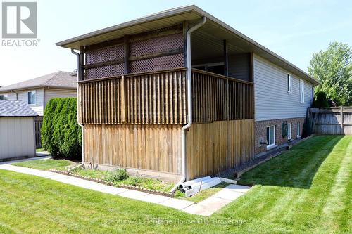 8292 Feren Drive S, Niagara Falls (Ascot), ON - Outdoor With Exterior