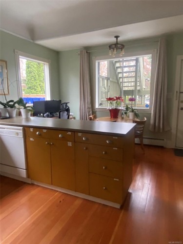 903 Humboldt St, Victoria, BC - Indoor Photo Showing Kitchen With Double Sink