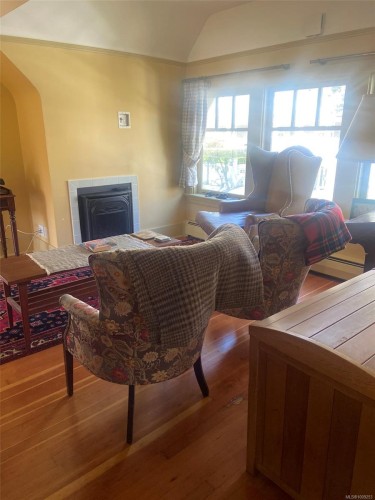 903 Humboldt St, Victoria, BC - Indoor Photo Showing Bedroom